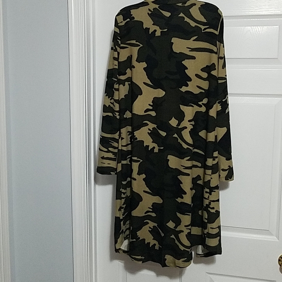 🌟HP🌟 Green Camo Print Long Cardigan - Picture 5 of 6